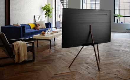 SAMSUNG Fernseher in einem Wohnzimmer 