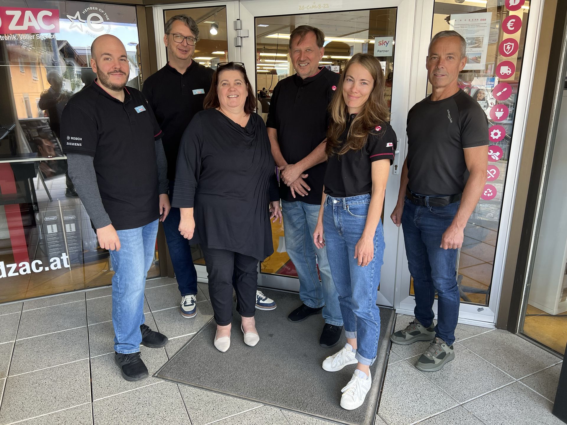Das Team von RED ZAC Jäger & Co in Hohenems